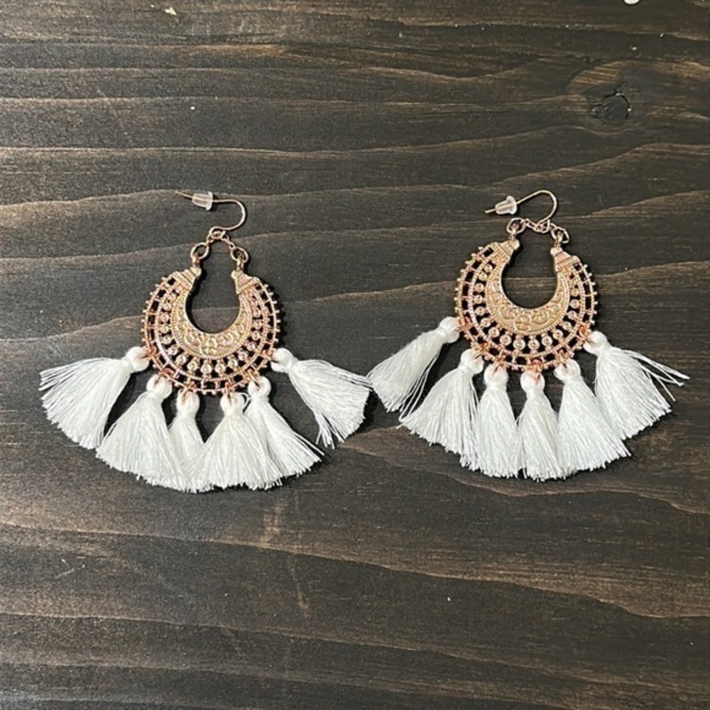 Women’s Boho Hanging Tassel Earrings Rose Gold & White Summer Vacation Tropical